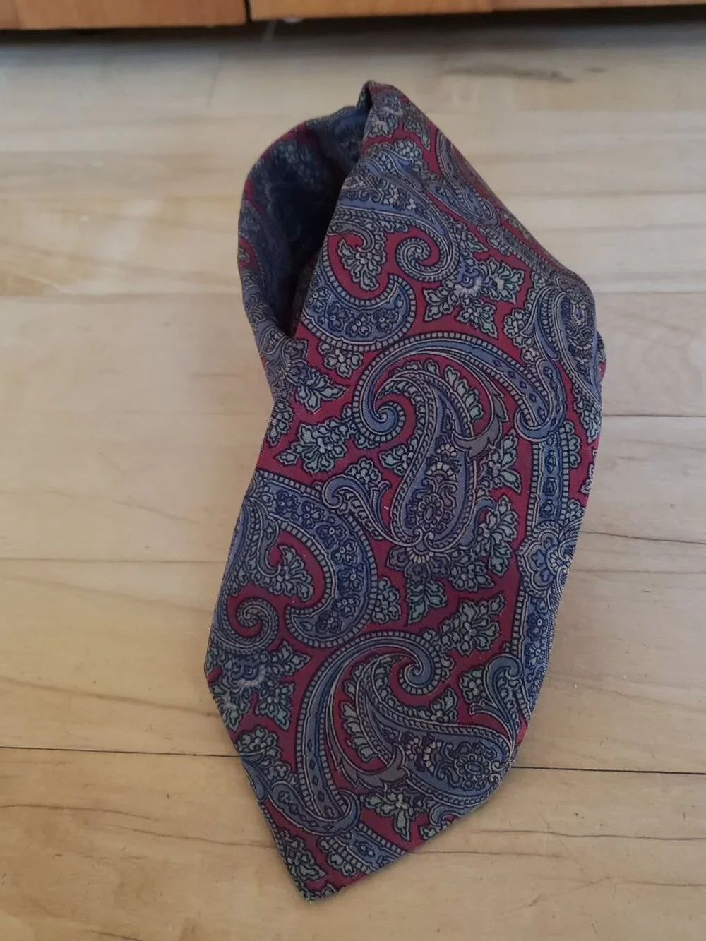 Vintage Robert Talbott Paisley Red Tie Hand Sewn Silk Made in Italy Italian Lux
